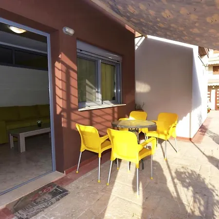 Elia Beach Modern *